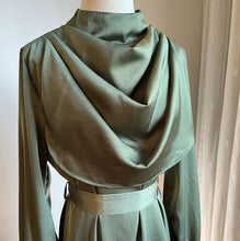 Load image into Gallery viewer, Olive Green Muslim Abaya, Eid Satin Dress for Women, Dubai Arab Abayas, Party Dress Kaftan, Modest Long Robe Graceful Ankle Length
