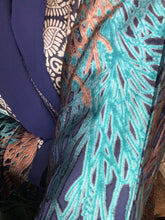 Load image into Gallery viewer, Open Abaya Pink Gold &amp; Black
